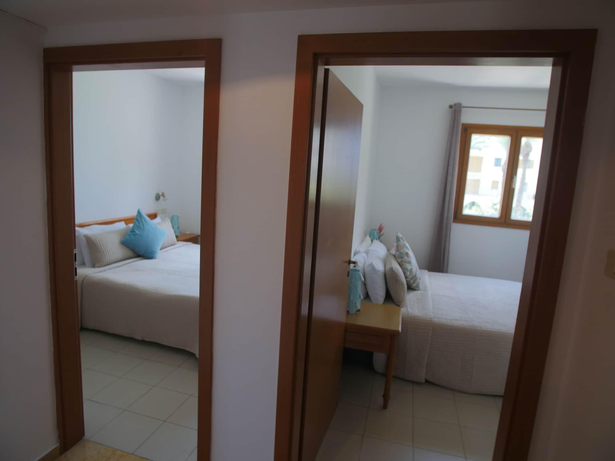 Andromeda Hill Apartments And Spa Tel Aviv Bagian luar foto