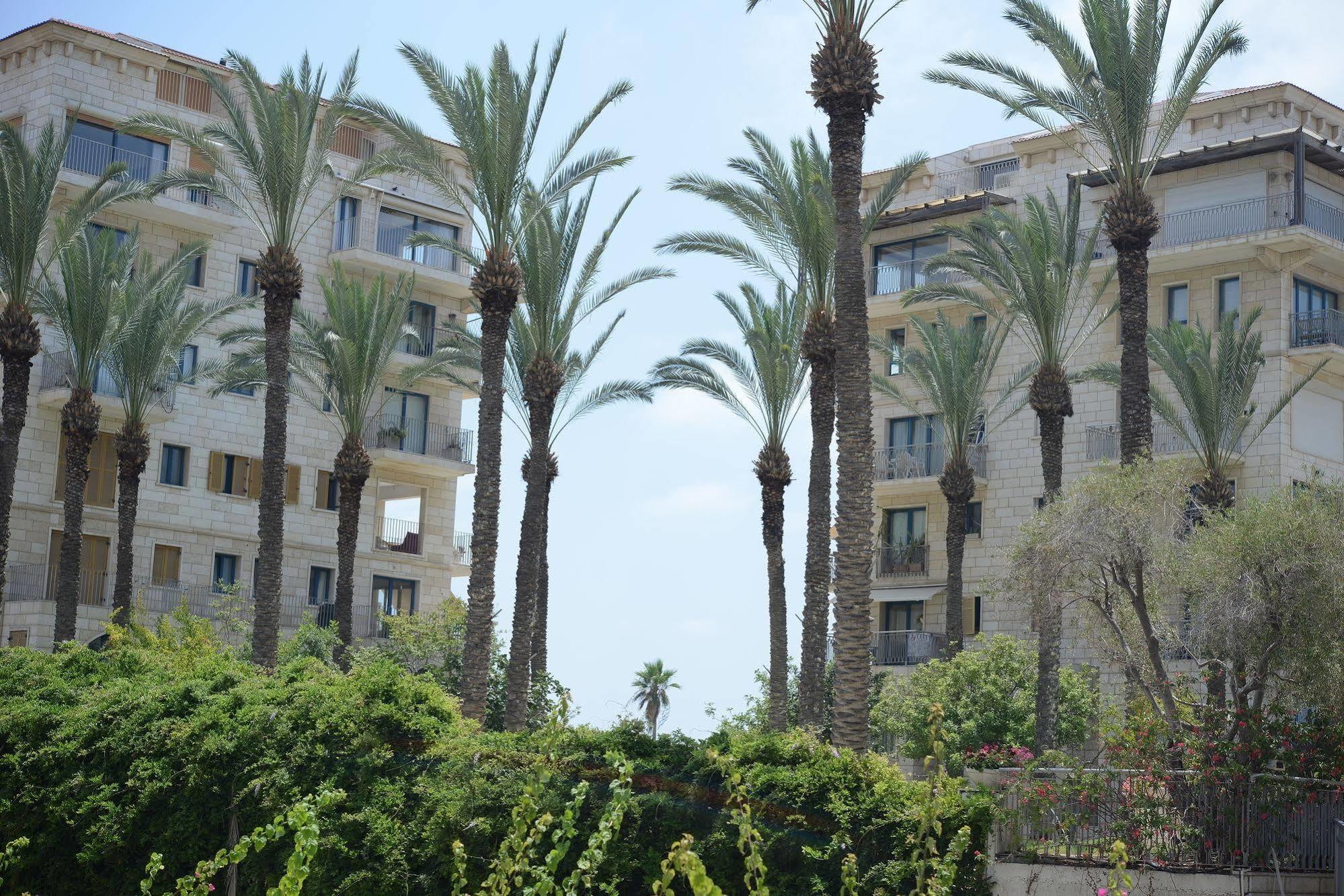 Andromeda Hill Apartments And Spa Tel Aviv Bagian luar foto