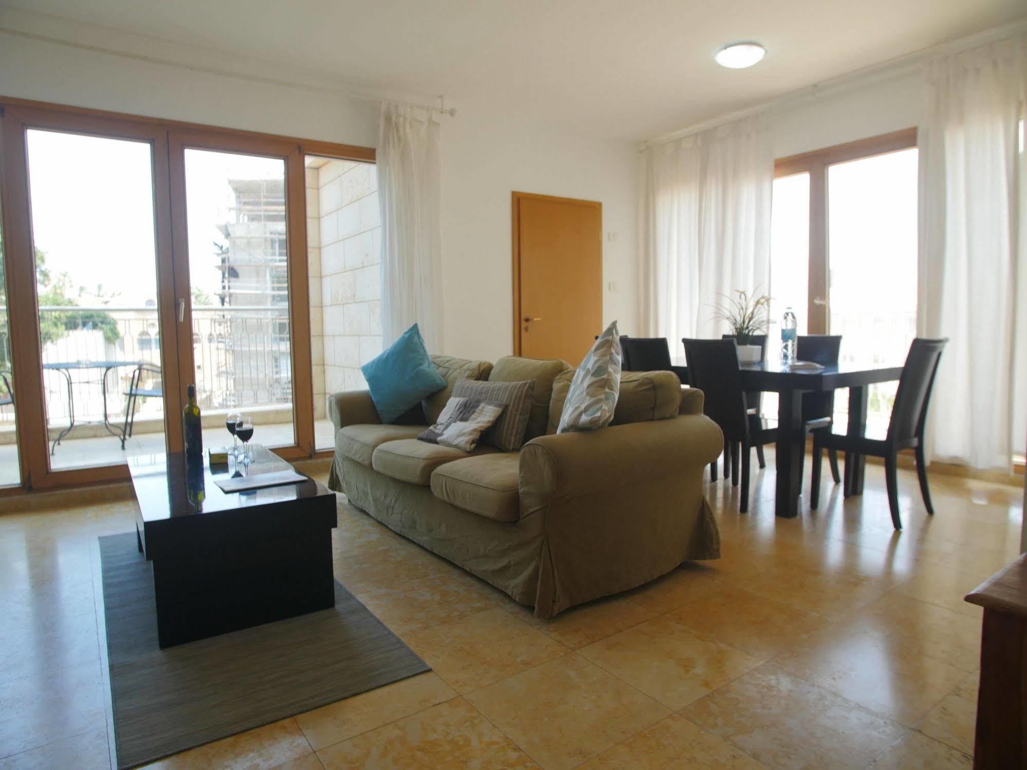 Andromeda Hill Apartments And Spa Tel Aviv Bagian luar foto